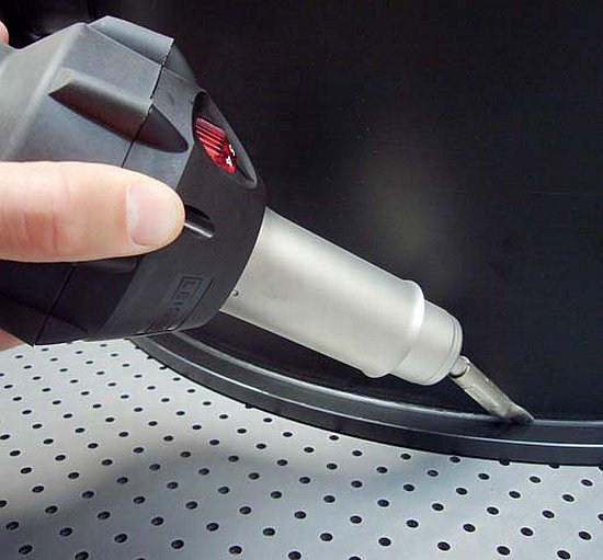 Leister - Intuitive Bedienung und einfachstes Handling für genaues Schweissen Leister - Intuitive Bedienung und einfachstes Handling für genaues Schweissen