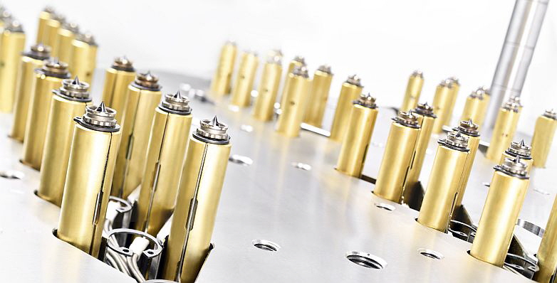 Thermoplay - multicavity injection system Thermoplay - multicavity injection system