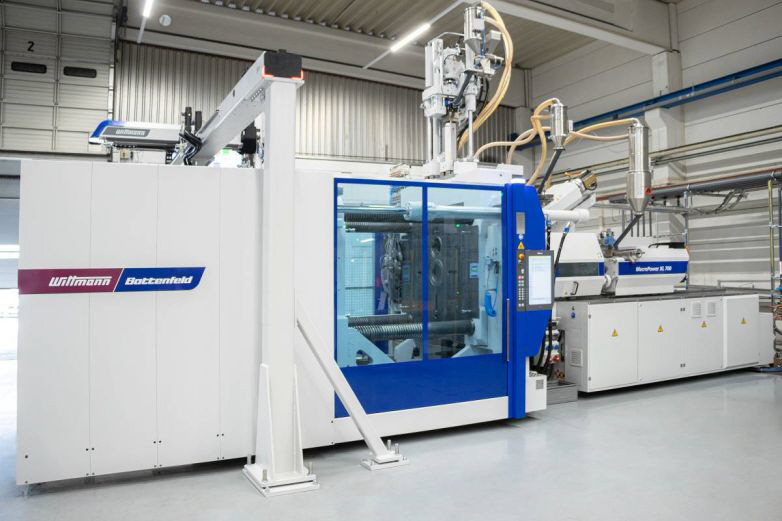 Battenfeld - MacroPower XL 700 3400Hm 210V Combimould Battenfeld - MacroPower XL 700 3400Hm 210V Combimould