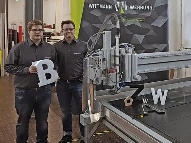 Hufschmied - Fräsen in der Werbetechnik Bild 2 Hufschmied - Fräsen in der Werbetechnik Bild 2