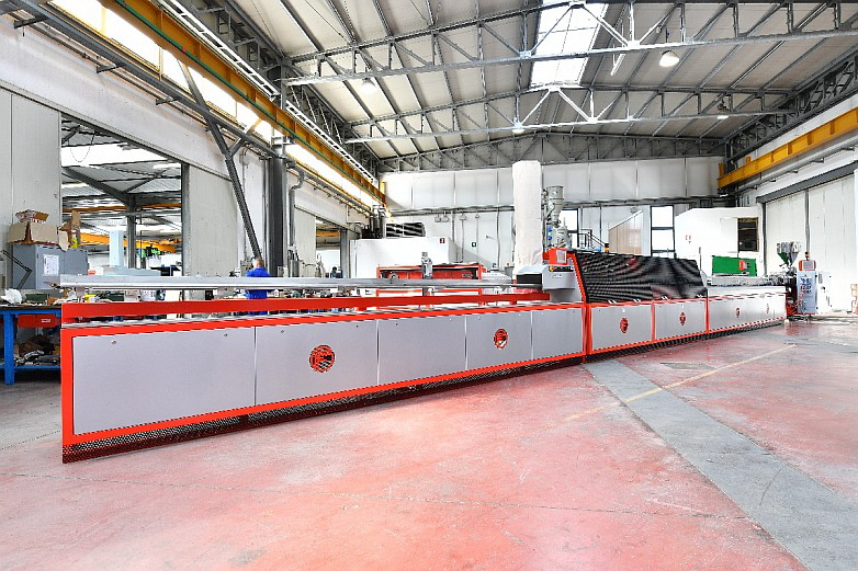 ROLF SCHLICHT GmbH - Auslaufstrecke FUTURA40 ROLF SCHLICHT GmbH - Auslaufstrecke FUTURA40