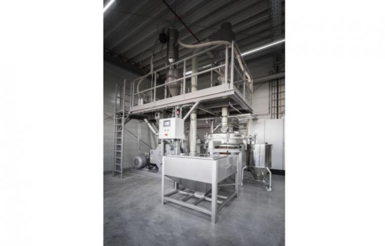 Ensinger_beginnt_eigene_Polymer-Pulverfertigung