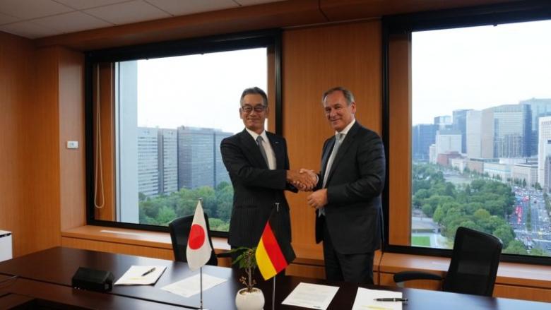 Shigetomo_Sakamoto_und_Peter_Steinl