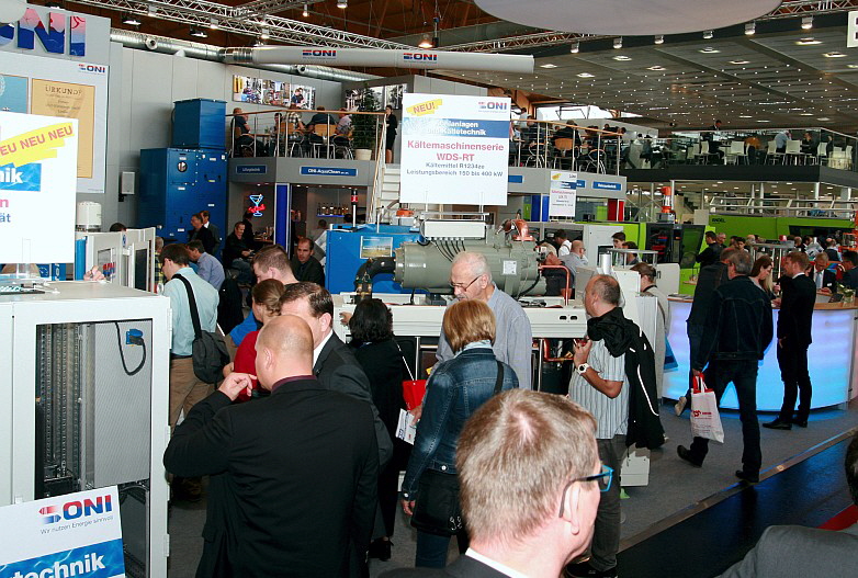 Oni - Fakuma 2018 alle Berater im Gepräch Oni - Fakuma 2018 alle Berater im Gepräch