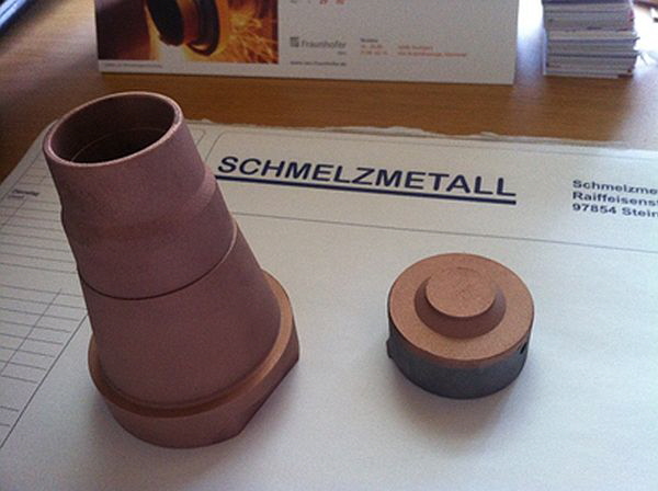 Schmelzmetall - Formkern und Anguss-Einsatz Schmelzmetall - Formkern und Anguss-Einsatz